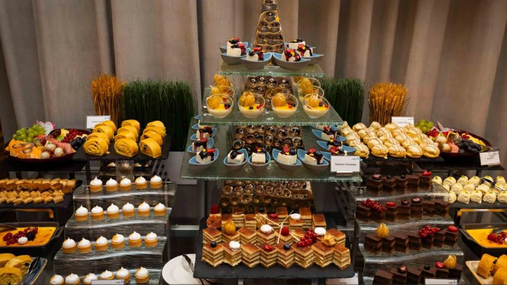 هتل گرند کازموپولیتن دبی